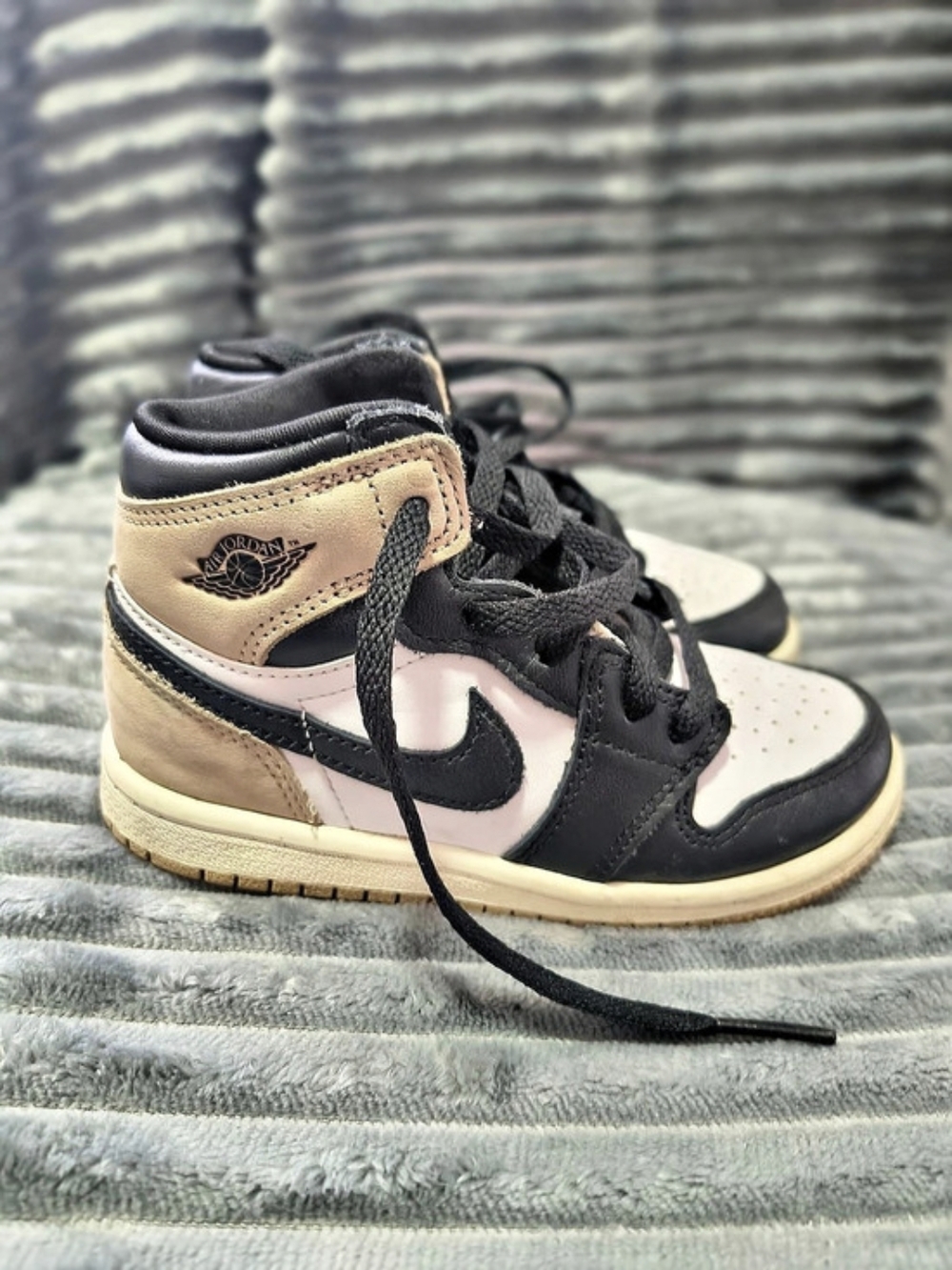 Nike Air Jordan 1 High Top Sneakers Black & Pink